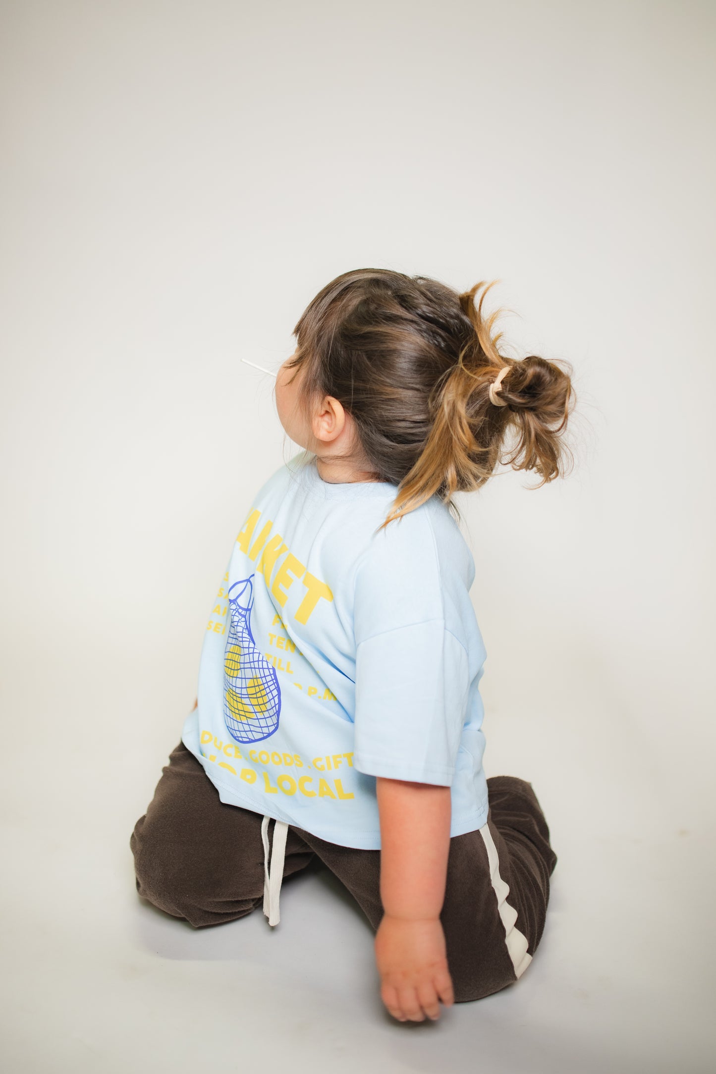 MARKET TEE